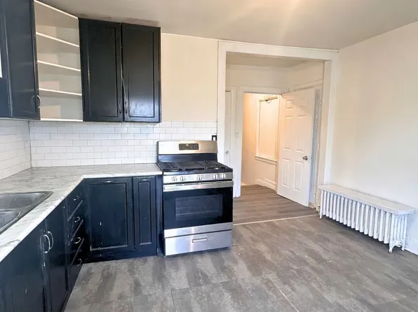 226 King St #1, Welland, ON L3B 3J7