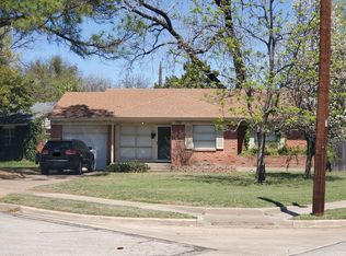 1702 Oak Tree Ln, Arlington, TX 76013