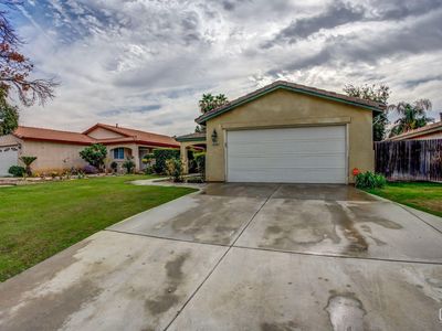 5715 Sarona St, Bakersfield, CA, 93308