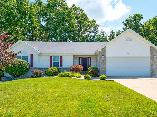 311 Hickory Wood Ct, Lake Saint Louis, MO 63367