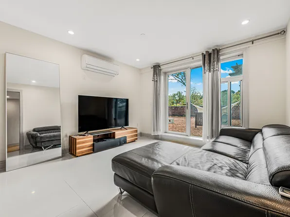 65-38 Austin Street image 11 of 16