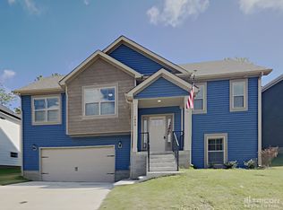 1059 Spicer Dr, Clarksville, TN 37042