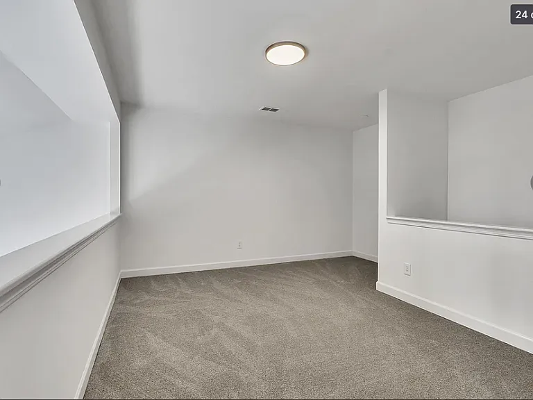 504 Heath Pl — Photo 12