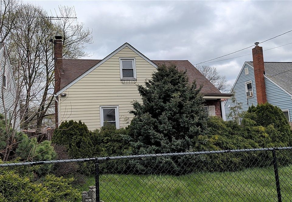 1st image of 1857 12th St SW