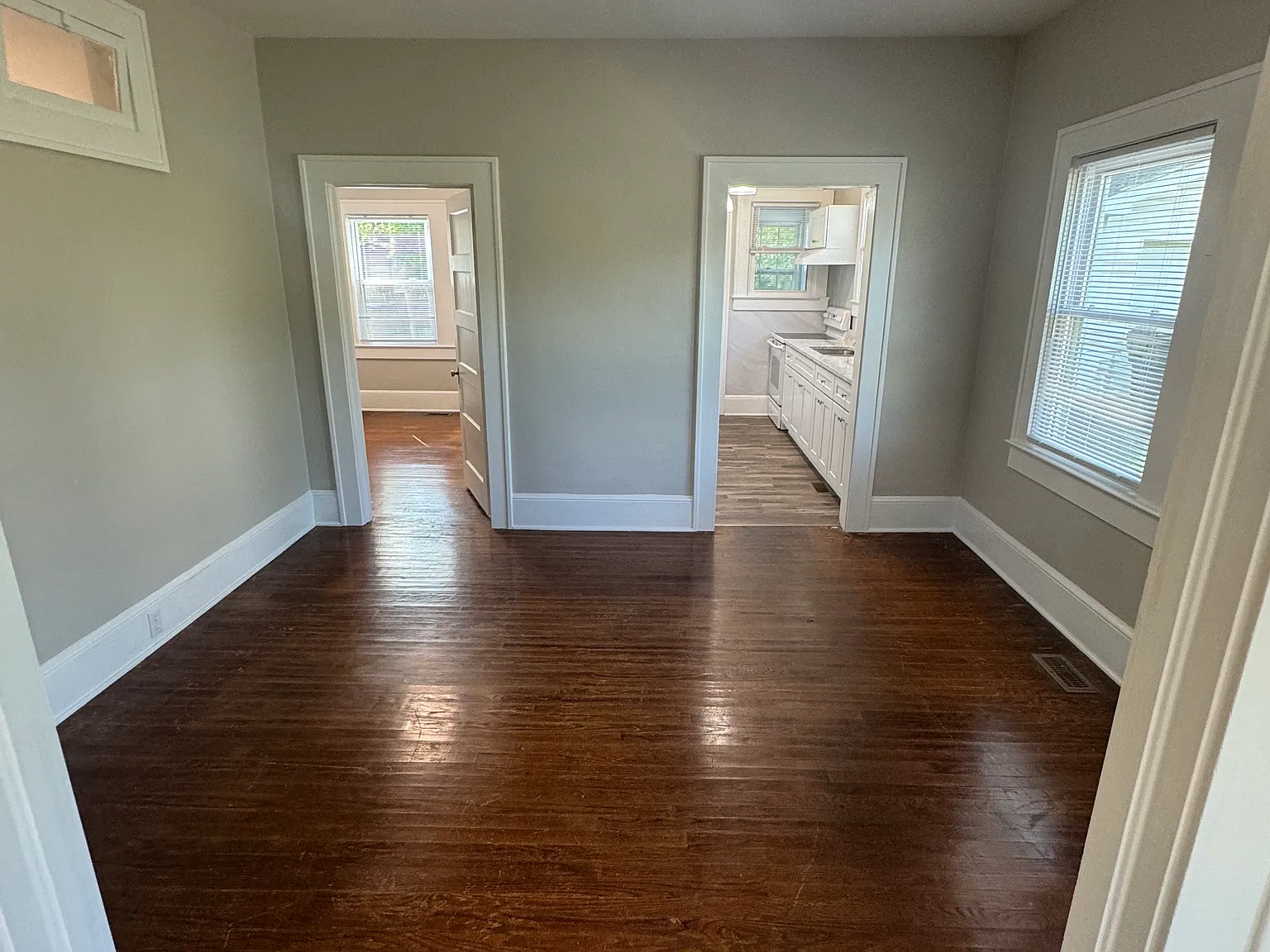 3 bed, 1150 sqft, $1,300 — Photo 4