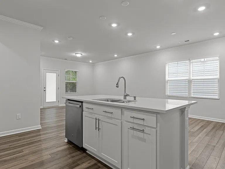 5860 Woodlawn Dr — Photo 14