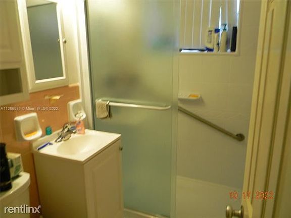 5th image of 1817 Southwest St #11