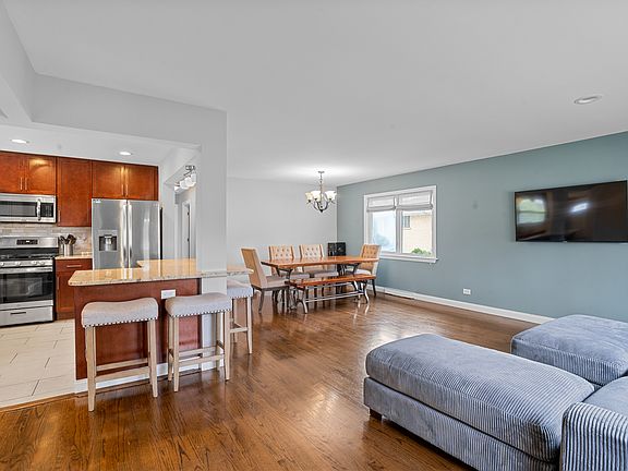 3rd image of 917 Cromwell Ave