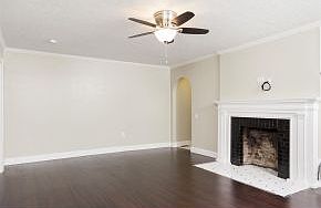 4th image of 2104 Fort Henry Dr