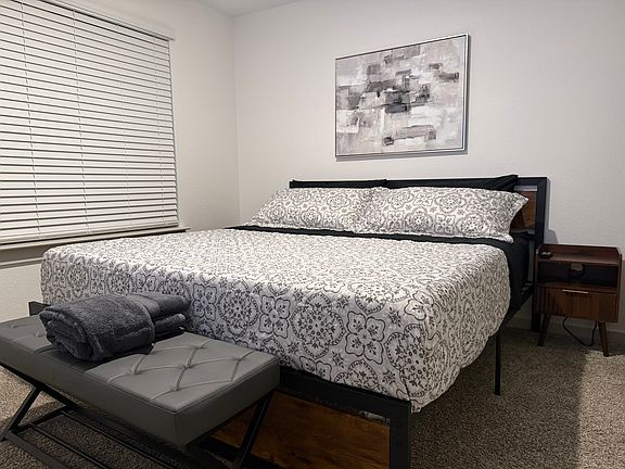 3rd image of 1815 Rolling Hill Ln