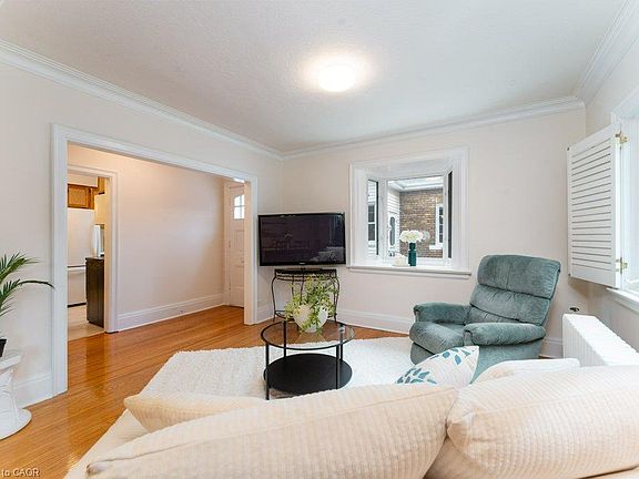 3rd image of 58 Franklin Ave