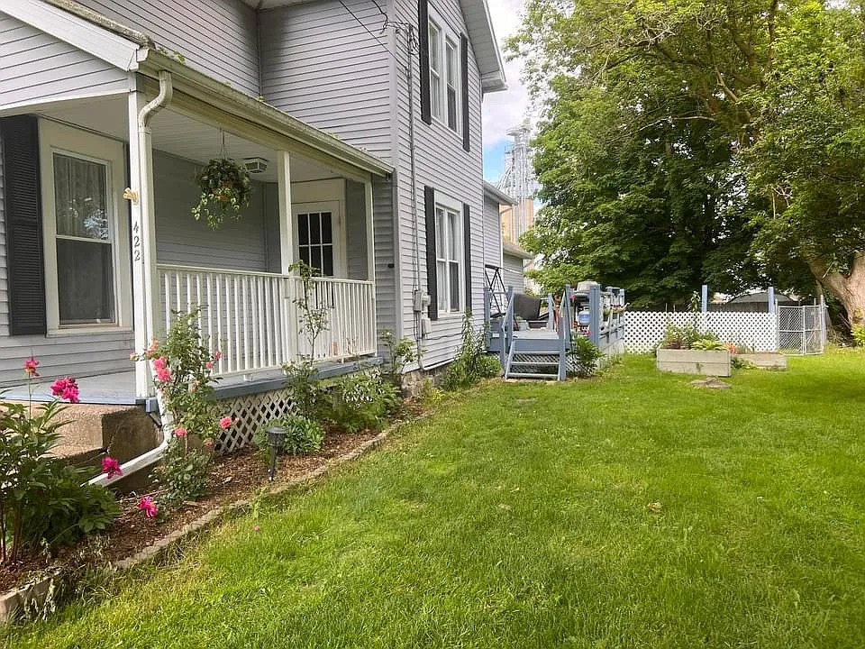 422 N Clinton St — Photo 1