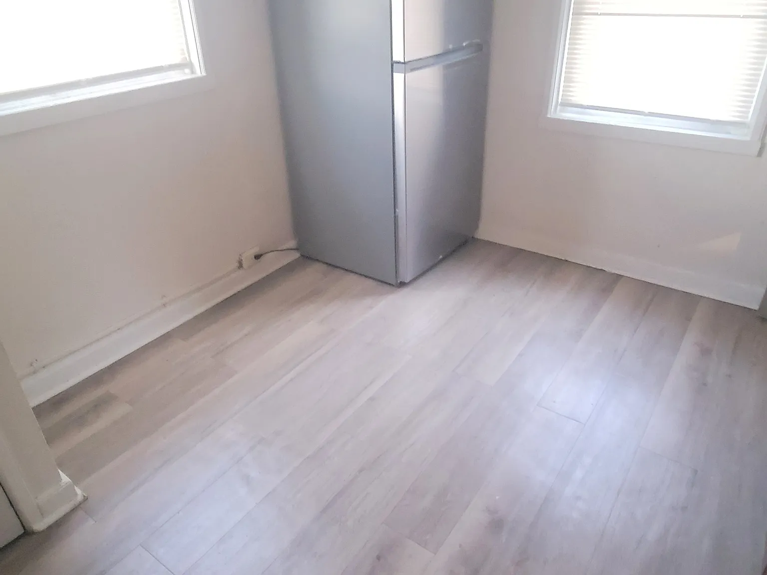 6319 W Center St — Photo 3