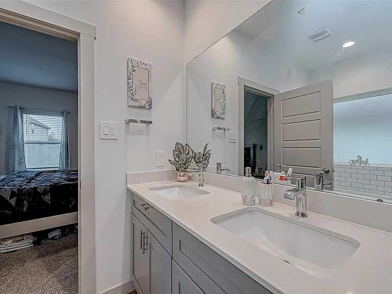 6850 Amber Cliff Ln — Photo 44