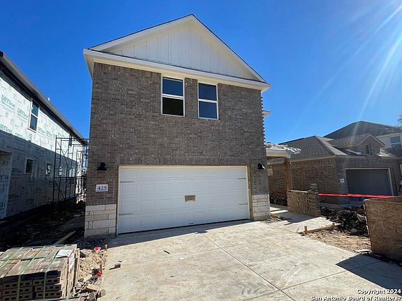 2nd image of 425 Possumhaw Ln.