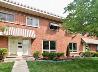 1004 N Wheeling Rd, Mount Prospect, IL 60056