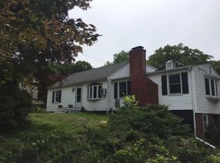 16 Evergreen Rd, Sandy Hook, CT 06482