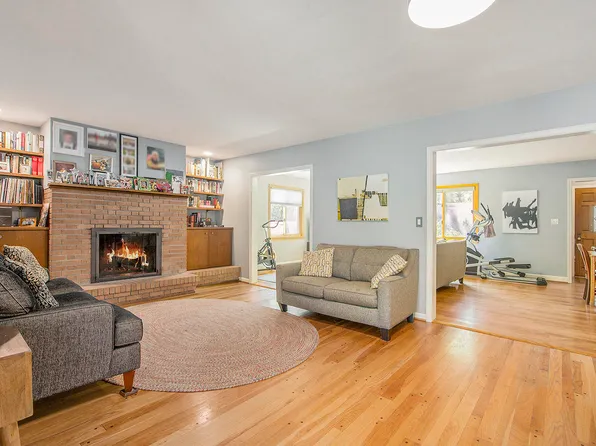 415 Pinewood St, Ann Arbor, MI 48103