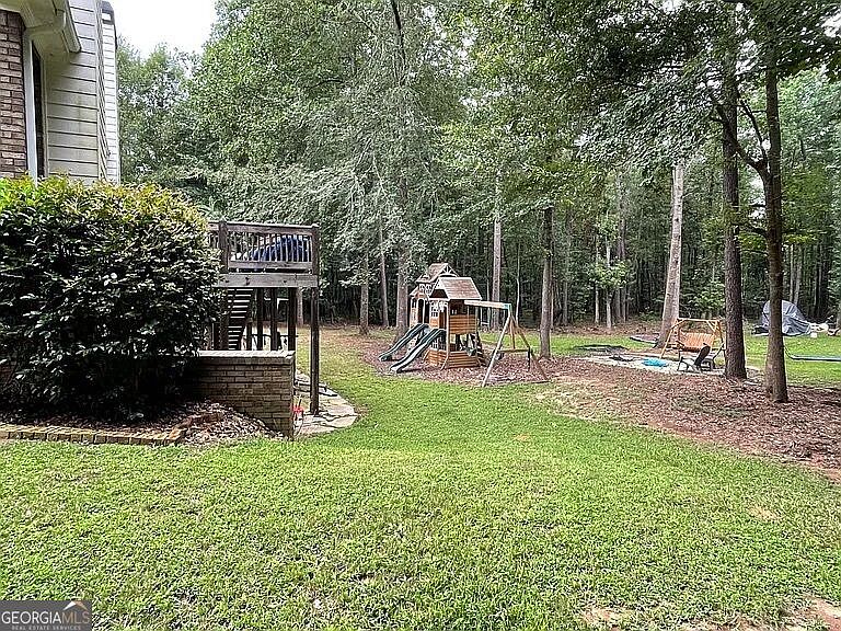 2nd image of 140 Wesley Dr