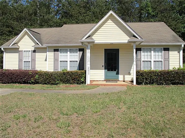2033 Tea Berry Ct, Winston Salem, NC 27127