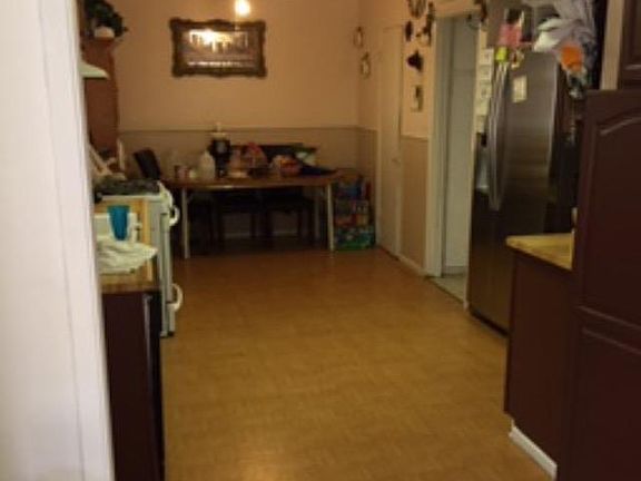 2nd image of 428 Landsford St
