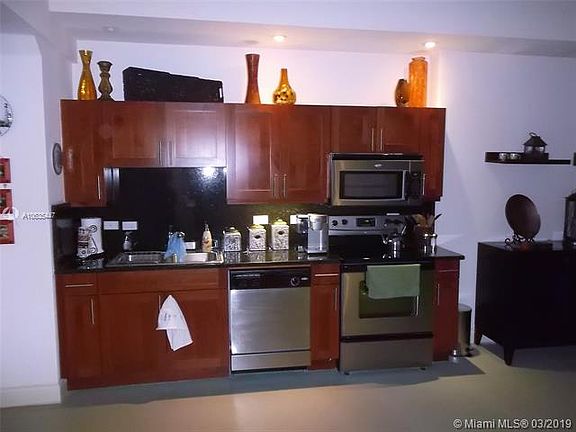 3rd image of 111 E Flagler St APT 302