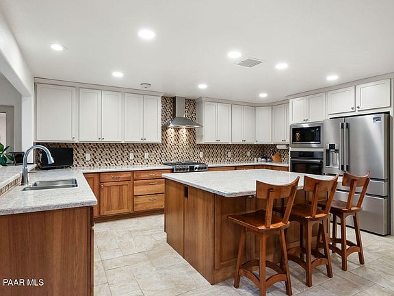 3rd image of 3215 E Swanlake Cir