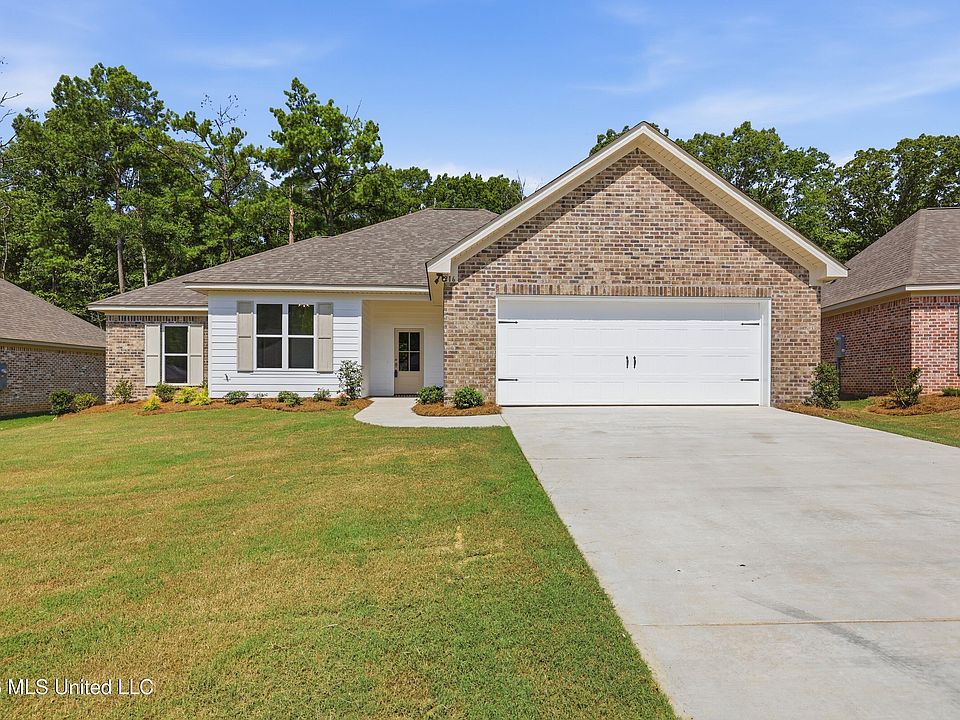 1st image of 216 Anderson Oaks Dr