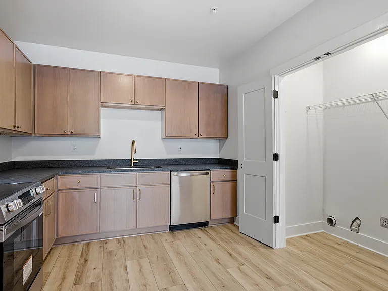 320 Shoal Creek Rd #102 — Photo 3