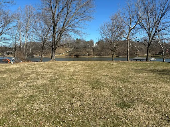 1412 Shoreline Dr, Varna, IL 61375