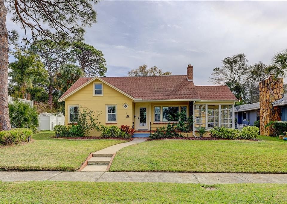 1st image of 311 Venetian Dr
