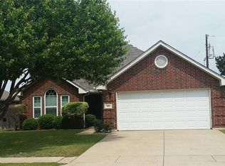 600 SW Rand Dr, Burleson, TX 76028