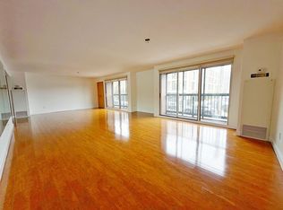 12 Bond St APT 2E, Great Neck, NY 11021