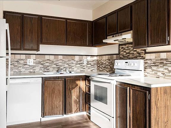 5th image of 3121 W Hood Ave #G