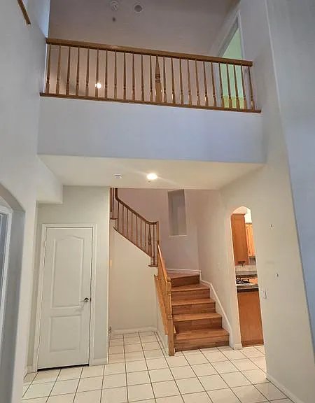 1520 Upland Hills Dr — Photo 2