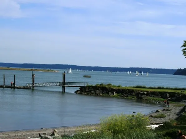 886 SE Bayshore Dr #D, Oak Harbor, WA 98277