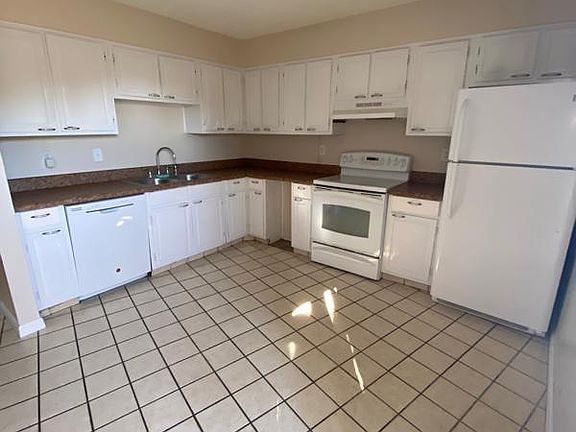 3rd image of 5850 Cypress Gardens Blvd APT 101