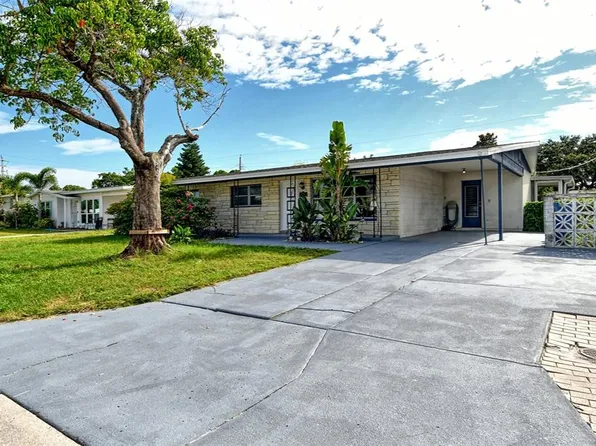 6715 Washington Pl, Bradenton, FL 34207