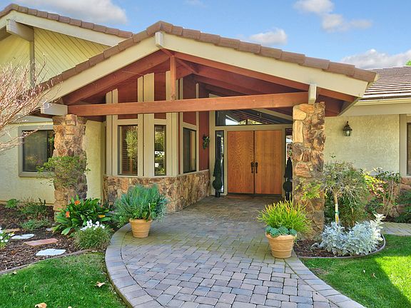 5th image of 2720 N Los Pinos Cir
