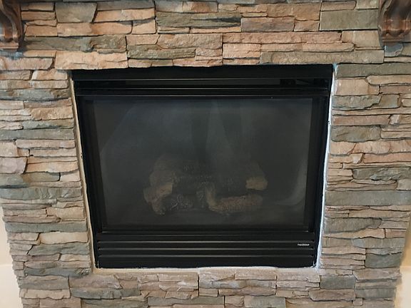 Gas fireplace 
