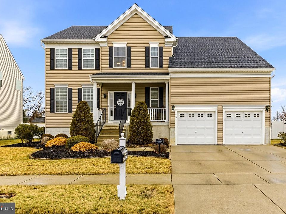 1st image of 325 Windsor Rd