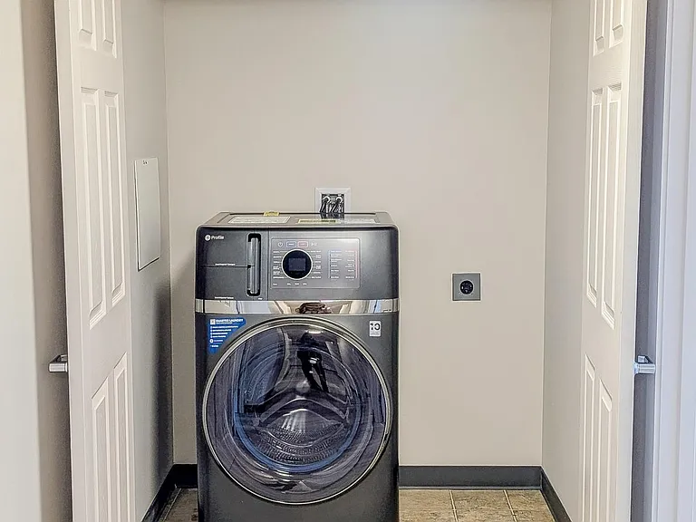 Kirkland Heights Apartments — Photo 127