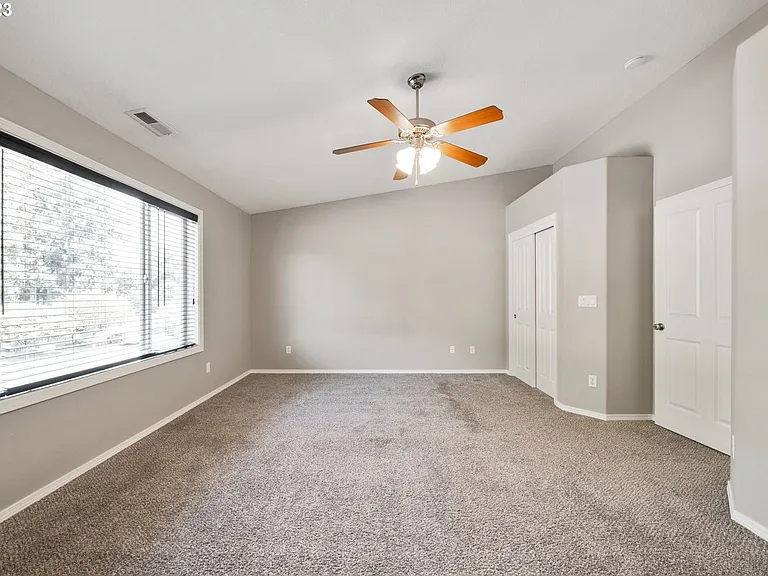 773 N Pine St — Photo 16