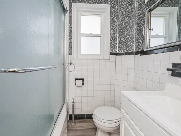 2055 Coleman Street image 14 of 26