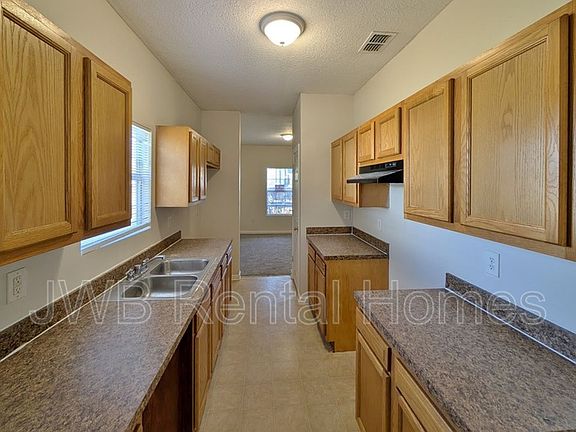 3rd image of 8442 Oden Ave