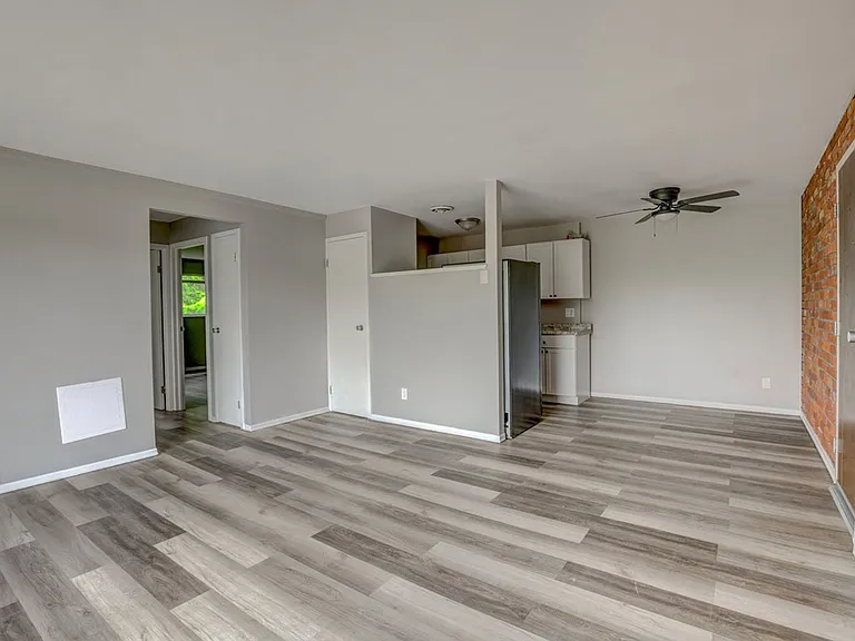 1590 Glen Parker Ave #8 — Photo 4