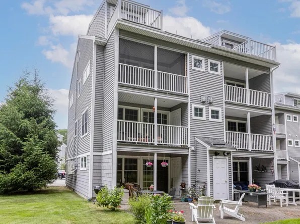 42 Walnut Street #10, Old Orchard Beach, ME 04064