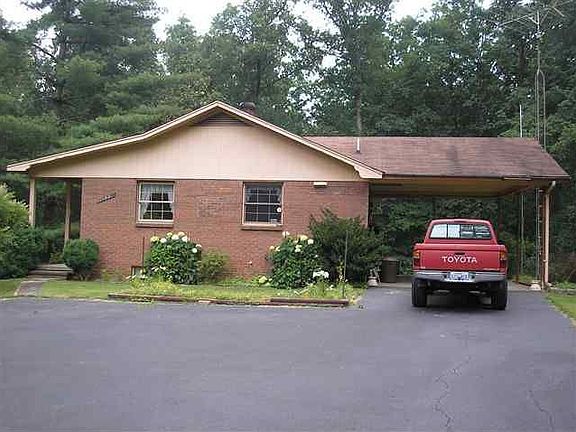 2nd image of 133 Acorn Ln