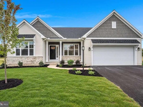 2235 S Autumn Chase Dr #92, Mechanicsburg, PA 17055