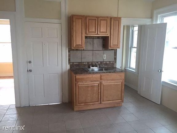 3rd image of 338 Legion Ave #1